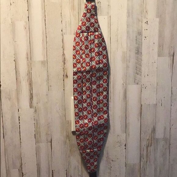 Tabasco brand cumber bun look up at your next formal event - Picture 1 of 6